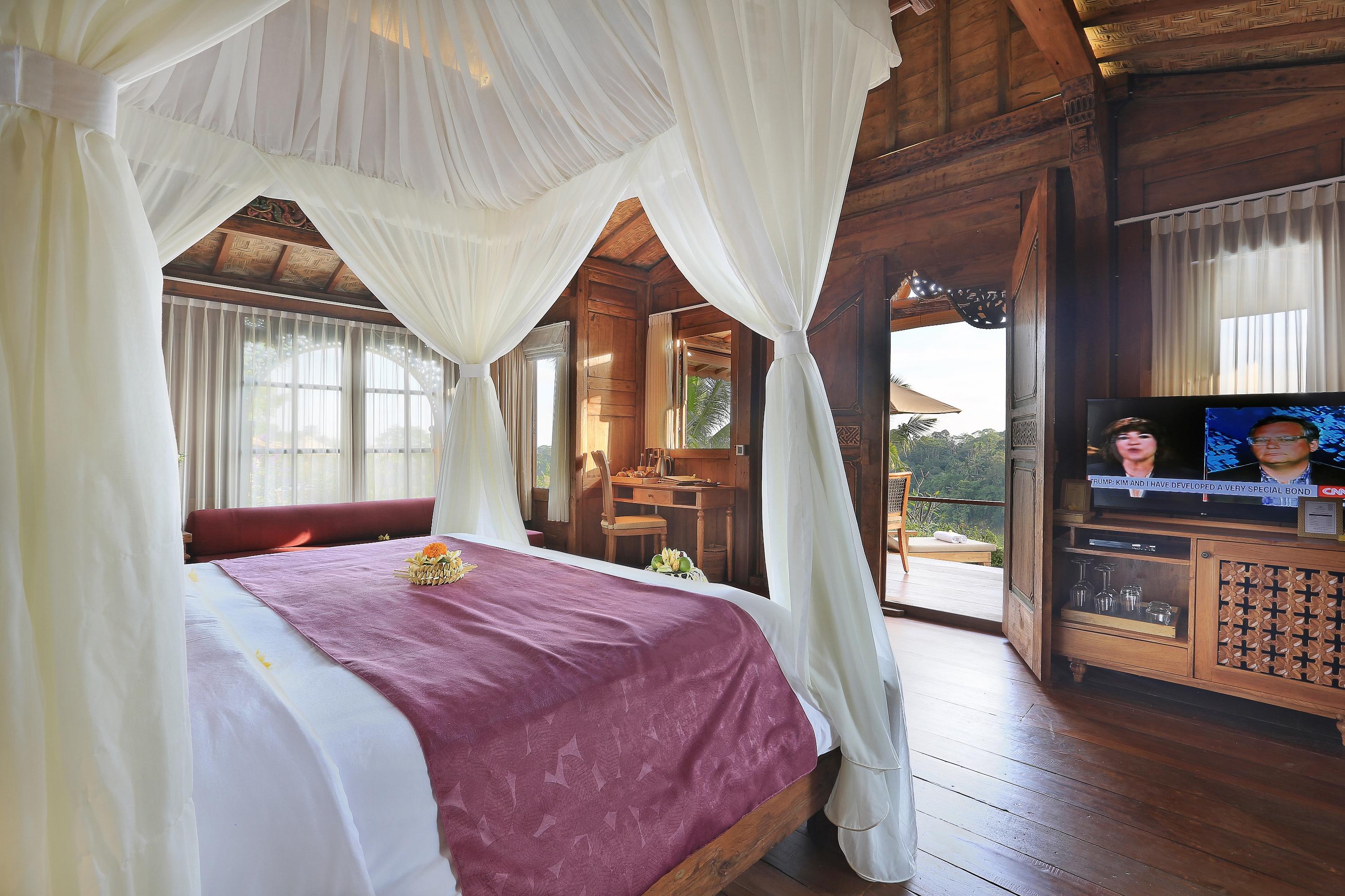 Pramana Watu Kurung Hotel Ubud Exterior foto A bedroom at the resort