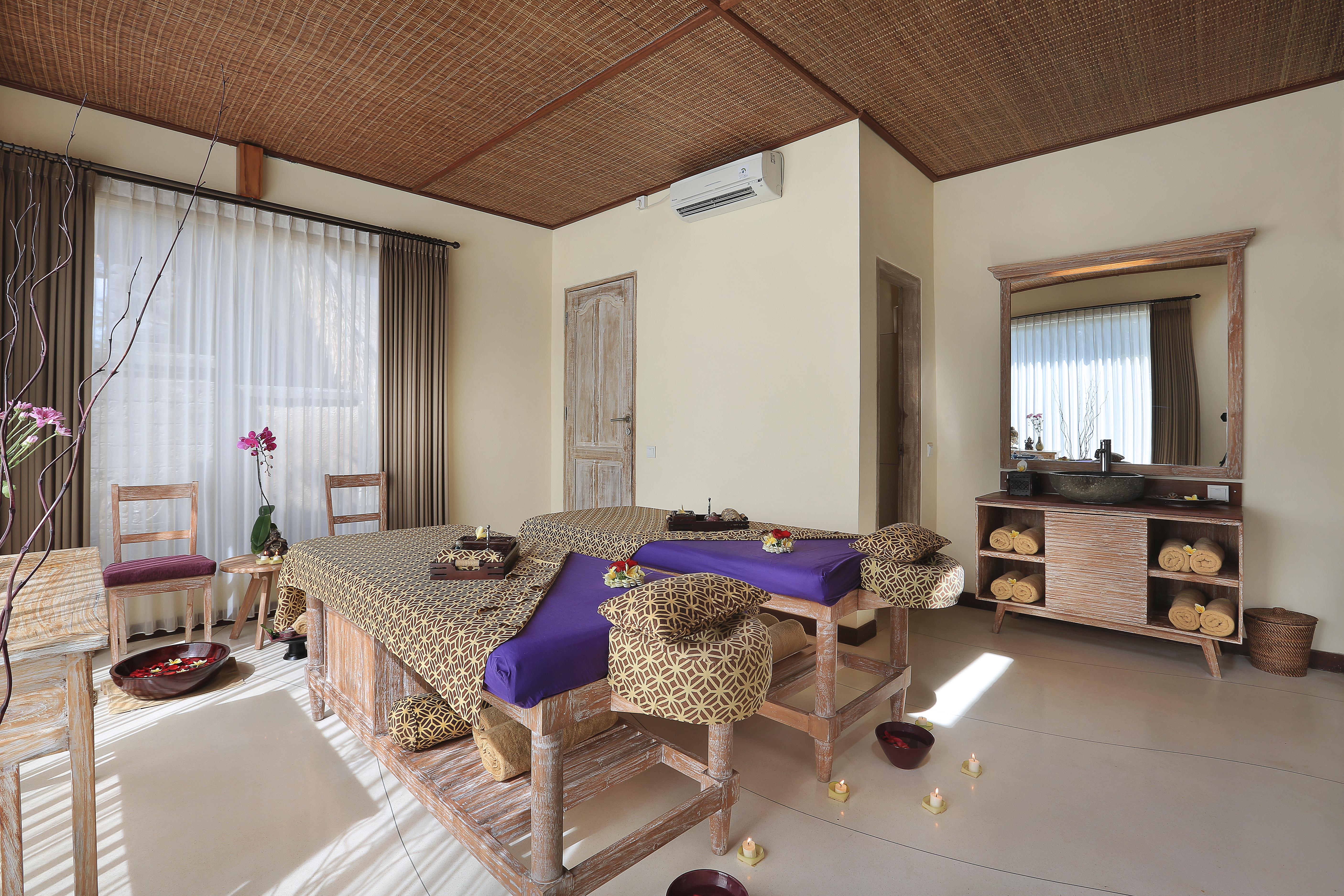 Pramana Watu Kurung Hotel Ubud Exterior foto Thai massage room