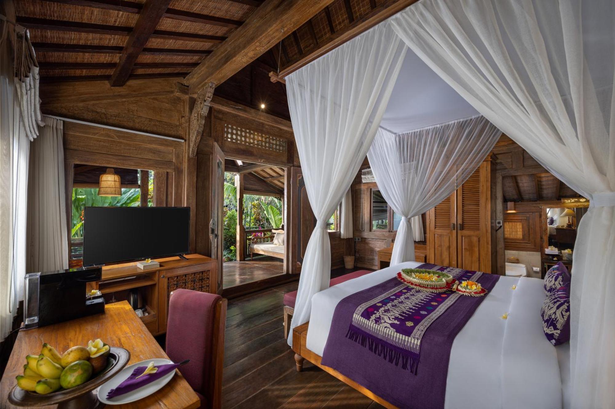 Pramana Watu Kurung Hotel Ubud Exterior foto A bedroom at the hotel