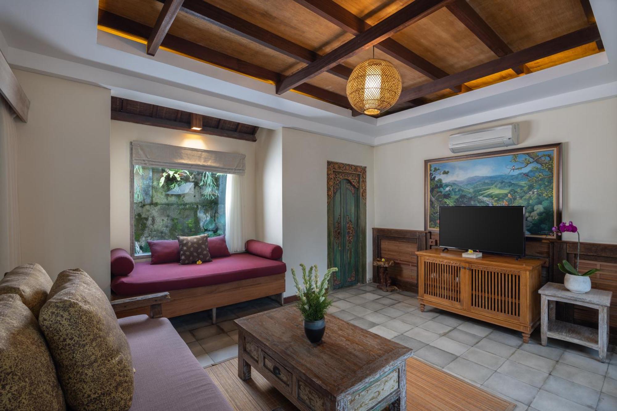 Pramana Watu Kurung Hotel Ubud Exterior foto Living room