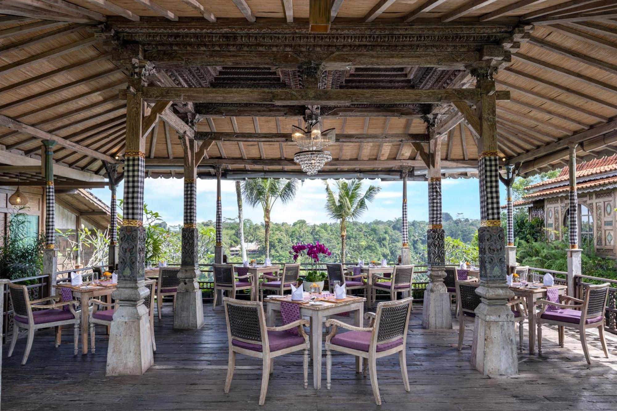 Pramana Watu Kurung Hotel Ubud Exterior foto The restaurant at the resort