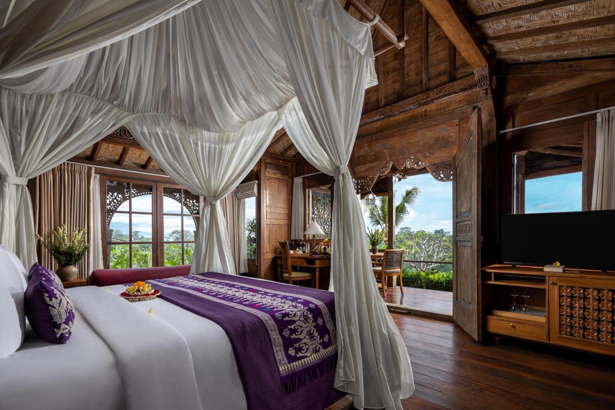Pramana Watu Kurung Hotel Ubud Exterior foto A bedroom at the resort